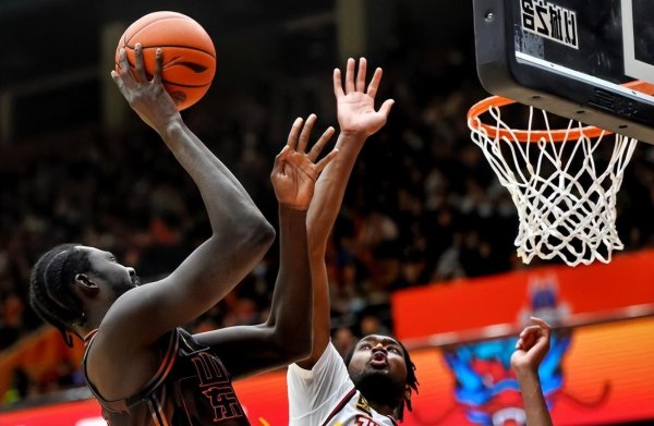 天弘配资 徐长锁追悼会两人缺席很遗憾，山东男篮热身赛确定，邱彪带队训练