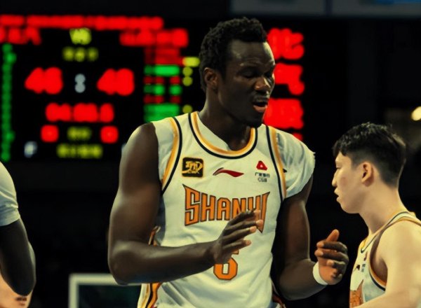 配查网 辽篮目标外援不来！大韩接班人300公斤杠铃开练，杨鸣全仰仗他了